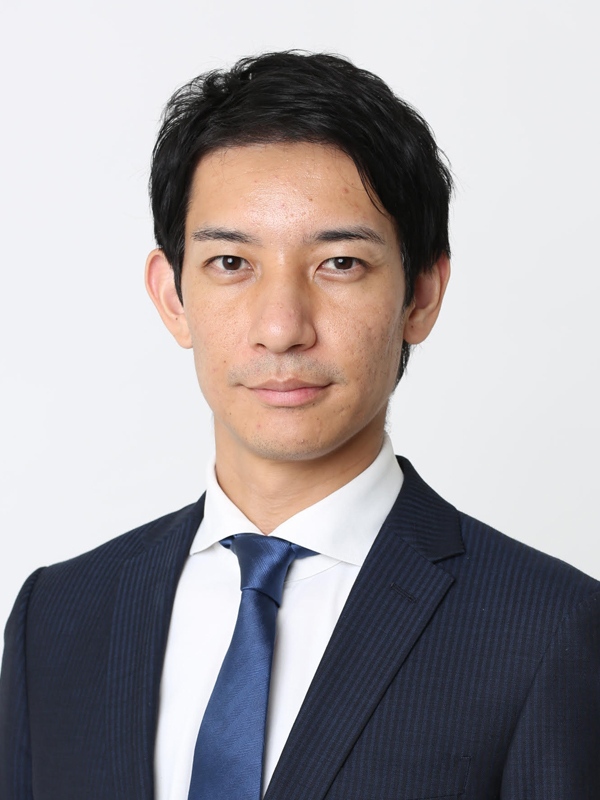 講師