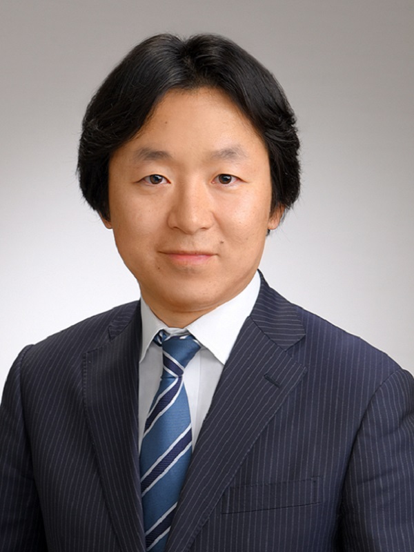 講師