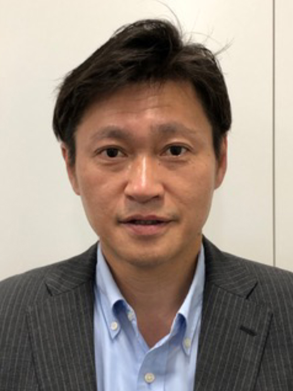 講師