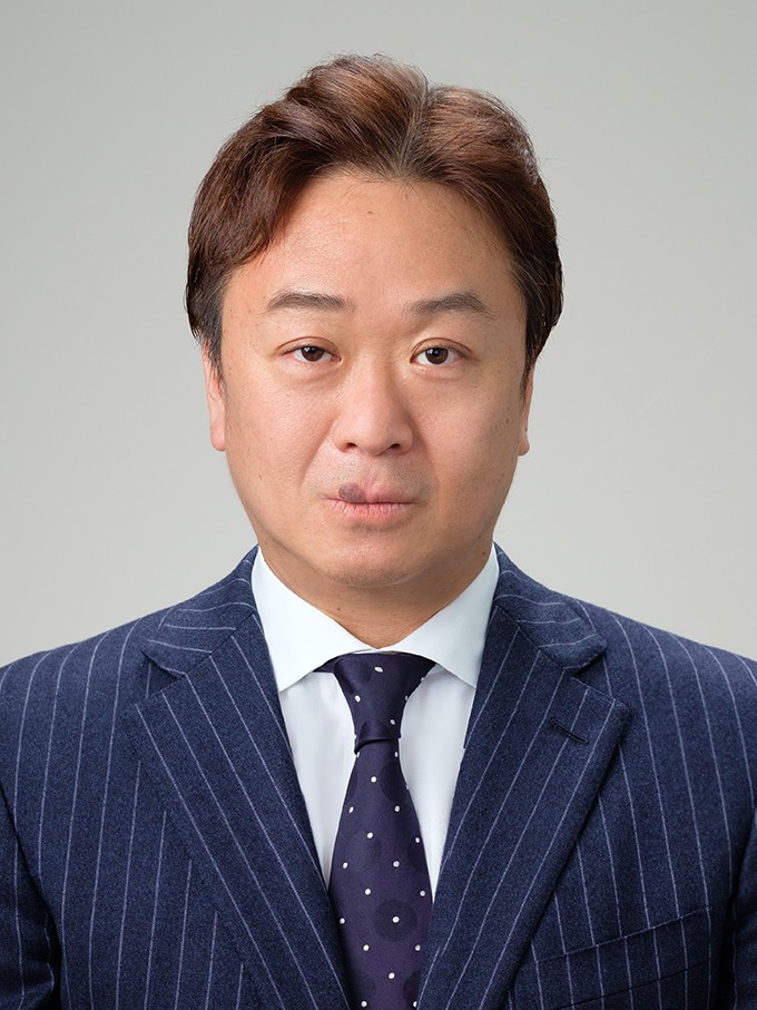 講師
