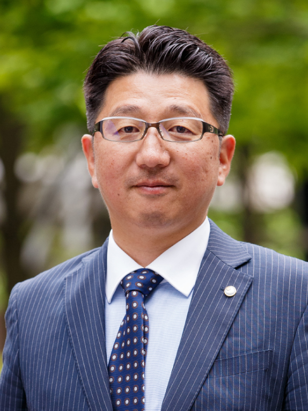 講師