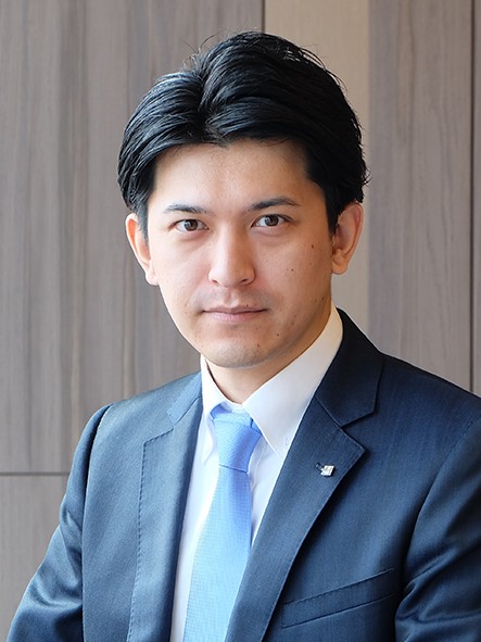 講師