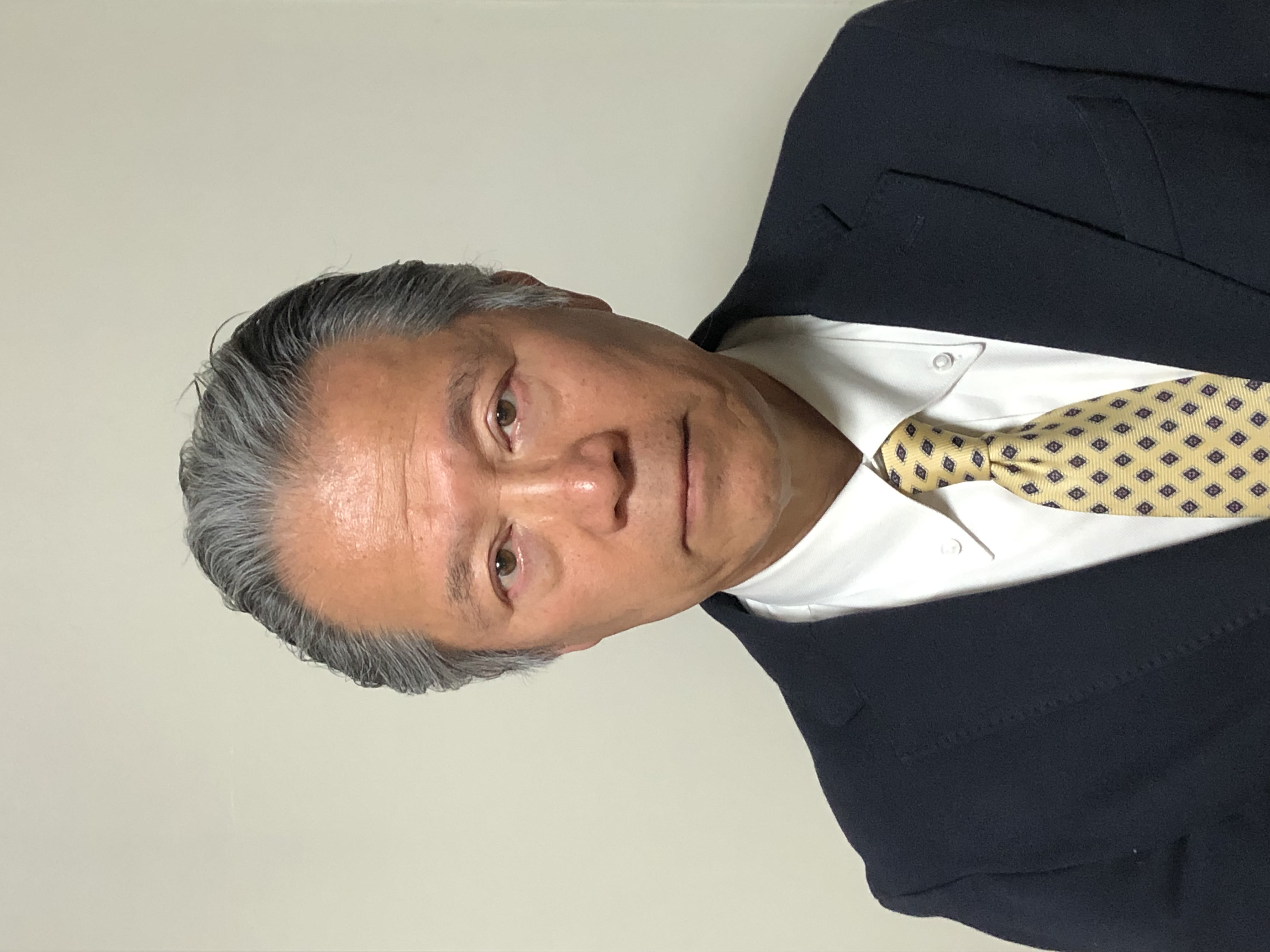 講師